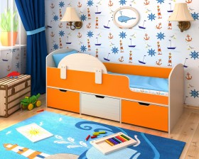 Кровать Малыш-мини с бортиком Дуб молочный/Оранжевый в Норильске - norilsk.katalogmebeli.com | фото