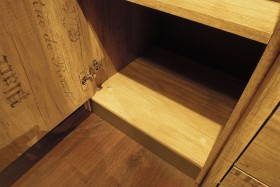 Шкаф для белья «Пилигрим» (Дуб Каньон светлый, Фон серый) в Норильске - norilsk.katalogmebeli.com | фото 5